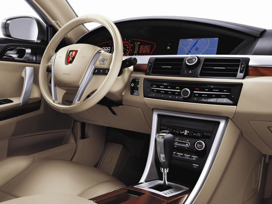 Интерьер Roewe 550 (W261/IP21) 2008 года  (фото 7 из 19)